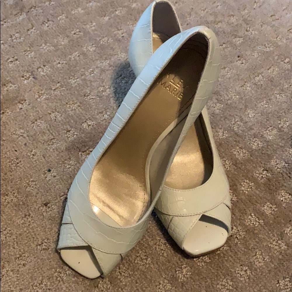 Cream shoes